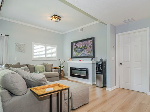 Tiny photo for 524 7th Square, Vero Beach, FL 32962 (MLS # B26055056)