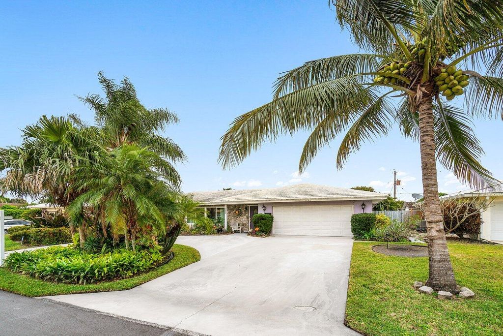 Photo of 1220 SW 25th Place, Boynton Beach, FL 33426 (MLS # R11154277)