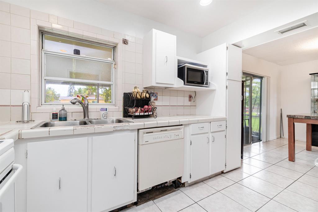 NORTH LAUDERDALE VILLAGE SEC 4 - Residential