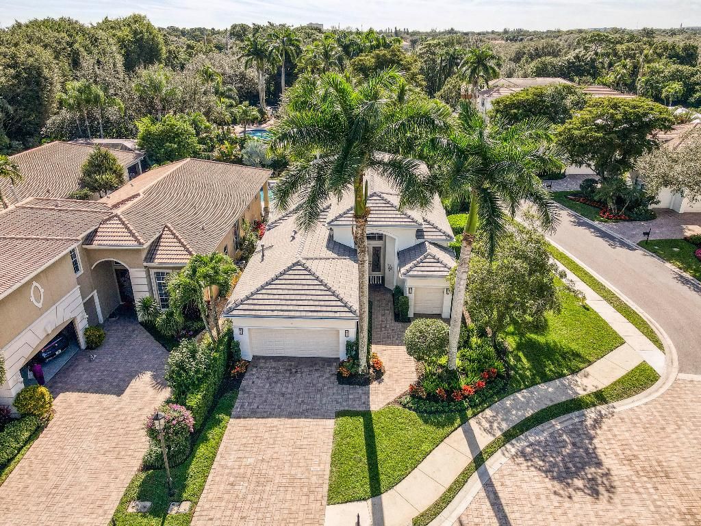 Photo of 61 Laguna Drive, Palm Beach Gardens, FL 33418 (MLS # R11148872)