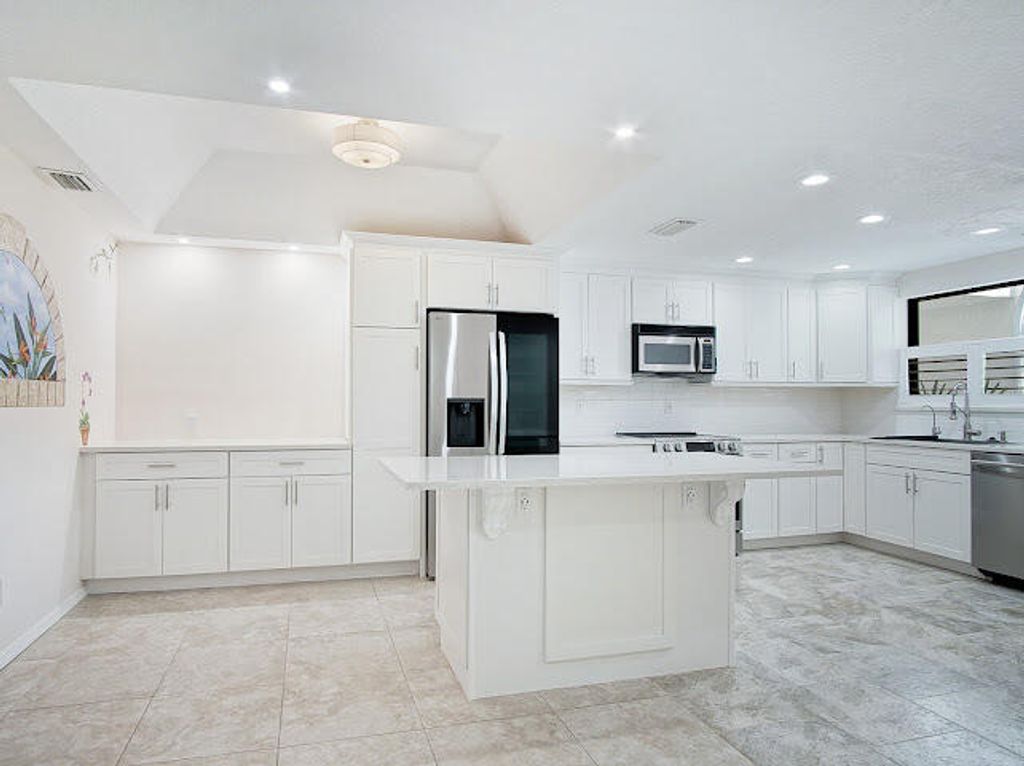 Photo of 6081 SE Landing Way #6, Stuart, FL 34997 (MLS # B26012290)