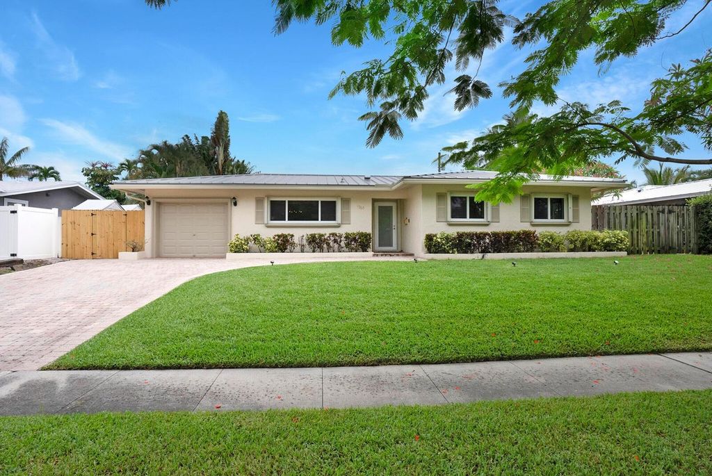 Photo of 1365 SW 9th Street, Boca Raton, FL 33486 (MLS # F10508672)