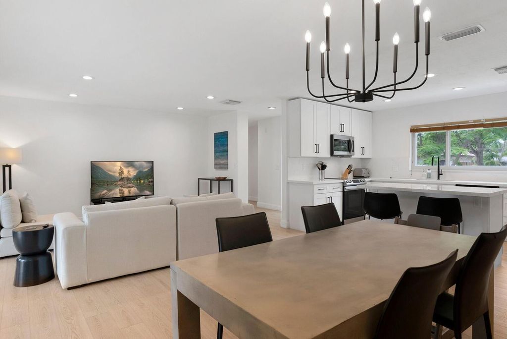 Photo of 1365 SW 9th Street, Boca Raton, FL 33486 (MLS # F10508672)