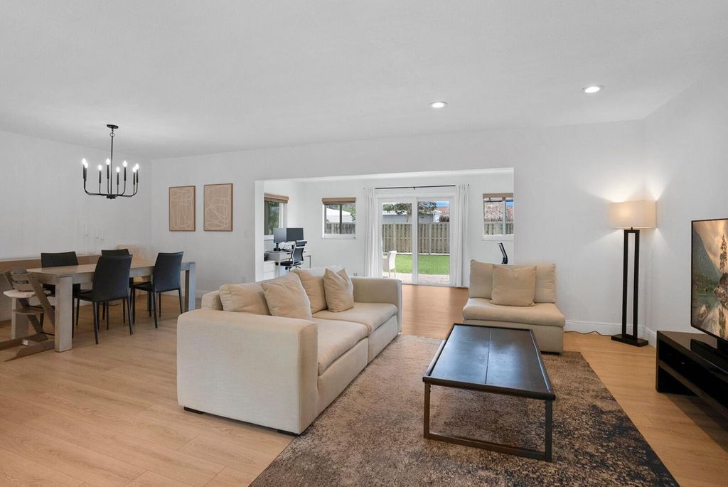 Photo of 1365 SW 9th Street, Boca Raton, FL 33486 (MLS # F10508672)