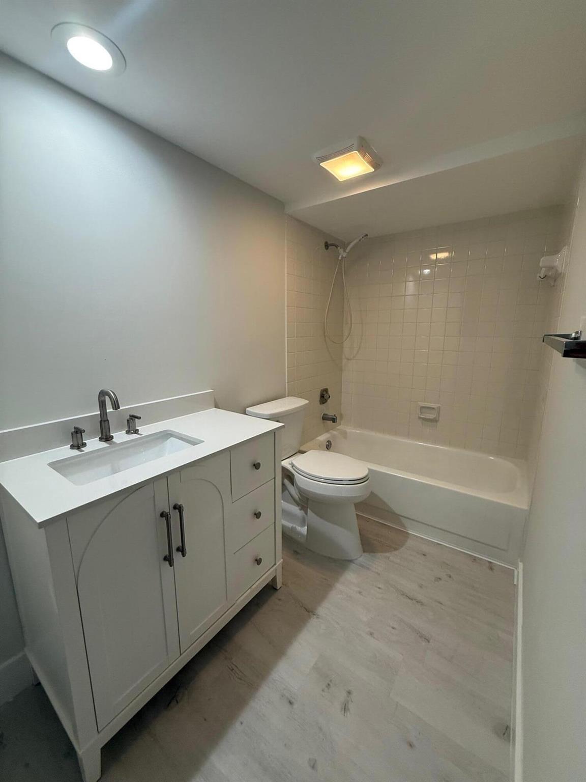TEQUESTA HILLS CONDO - Residential Lease