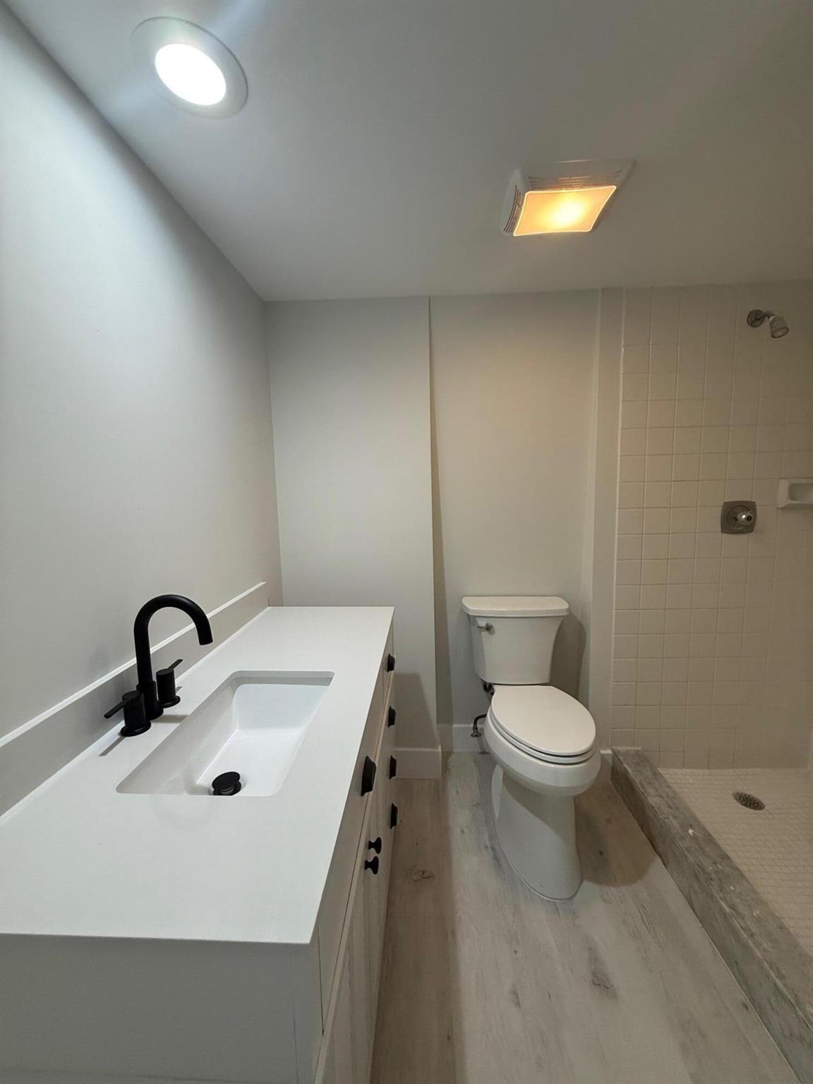 TEQUESTA HILLS CONDO - Residential Lease