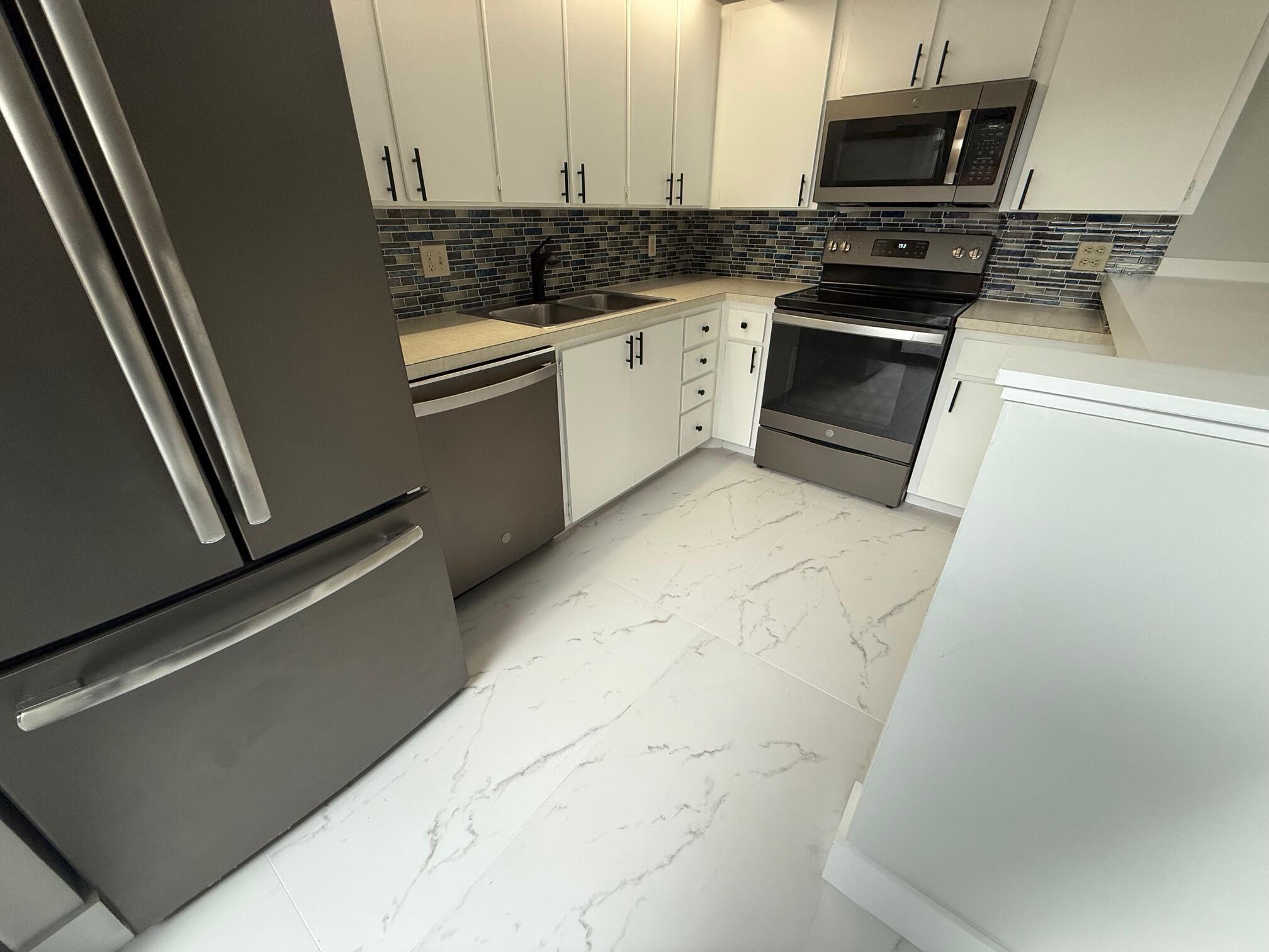 TEQUESTA HILLS CONDO - Residential Lease