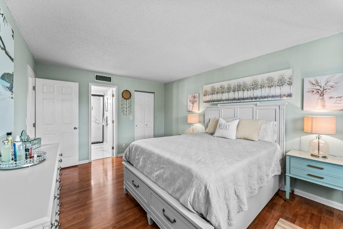 LAKESIDE VILLAGE CONDO 10 - Residential