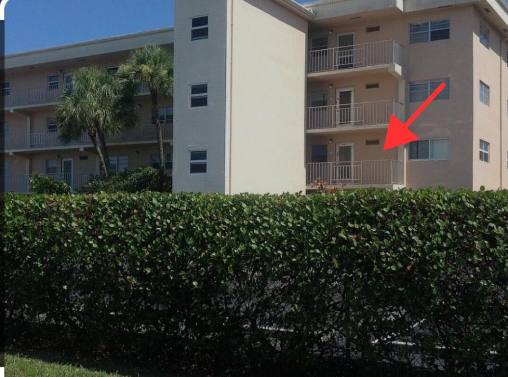 VILLAGE ROYALE ON THE GREEN CONDO - Residential