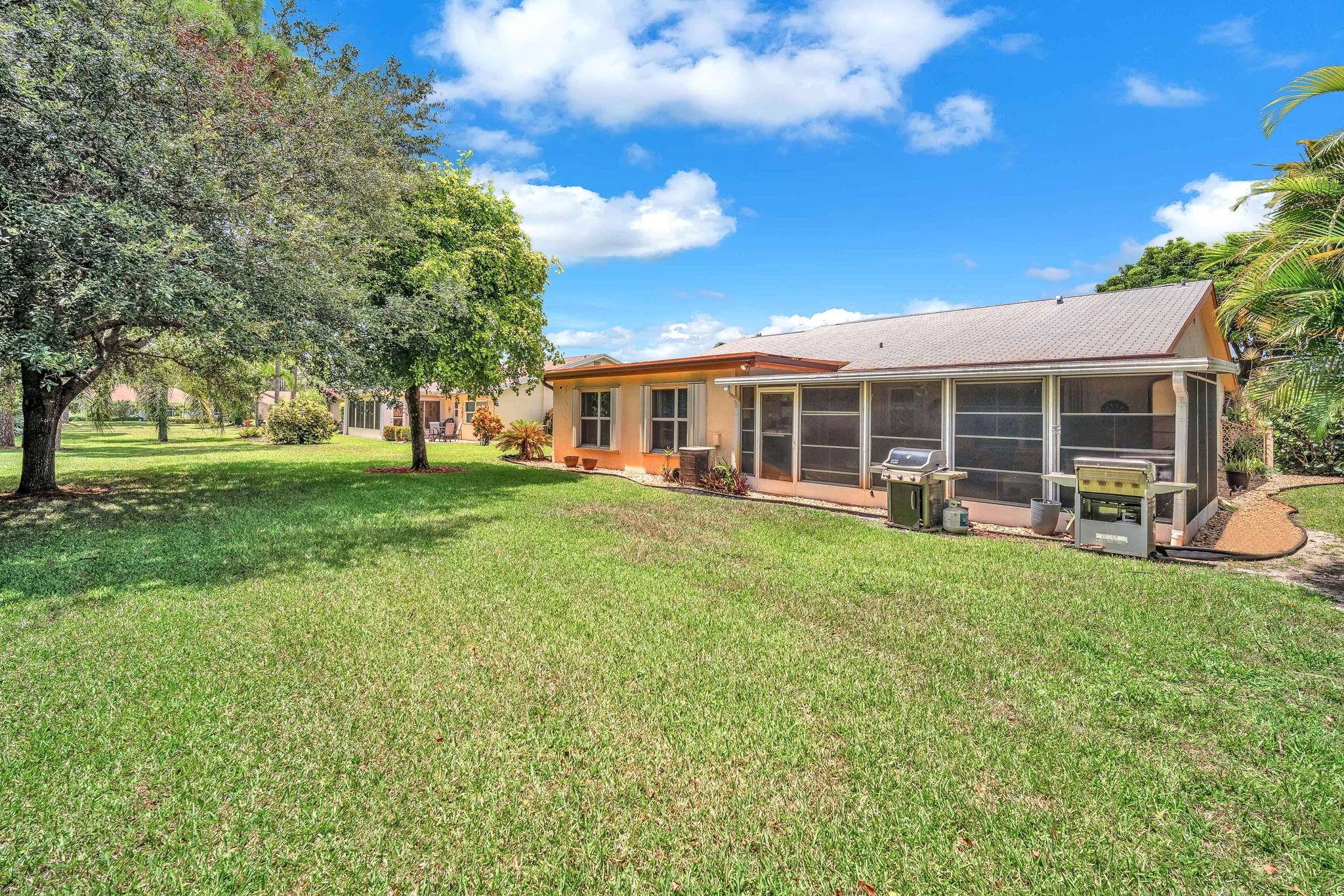 6104 Rainbow Cir