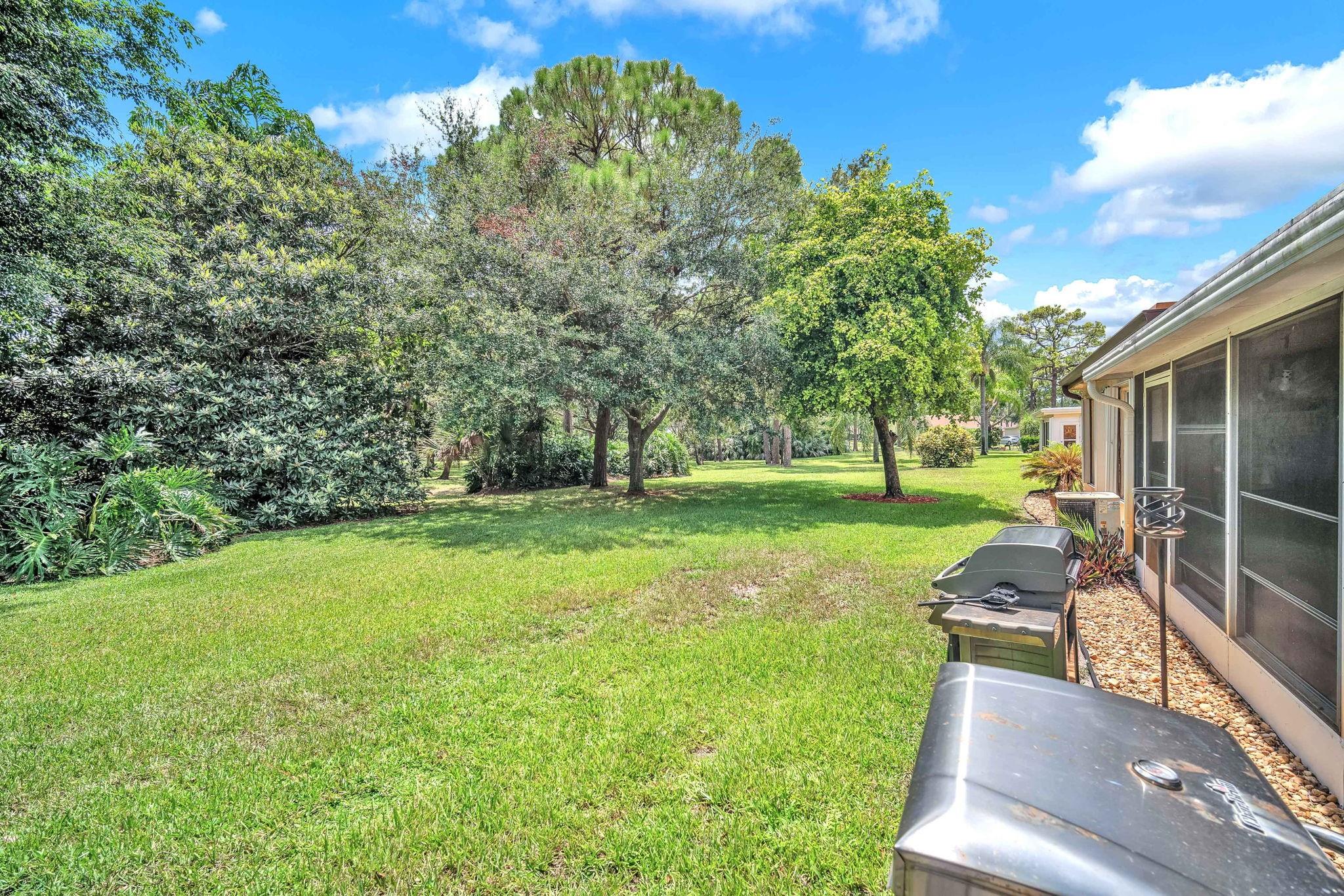 6104 Rainbow Cir