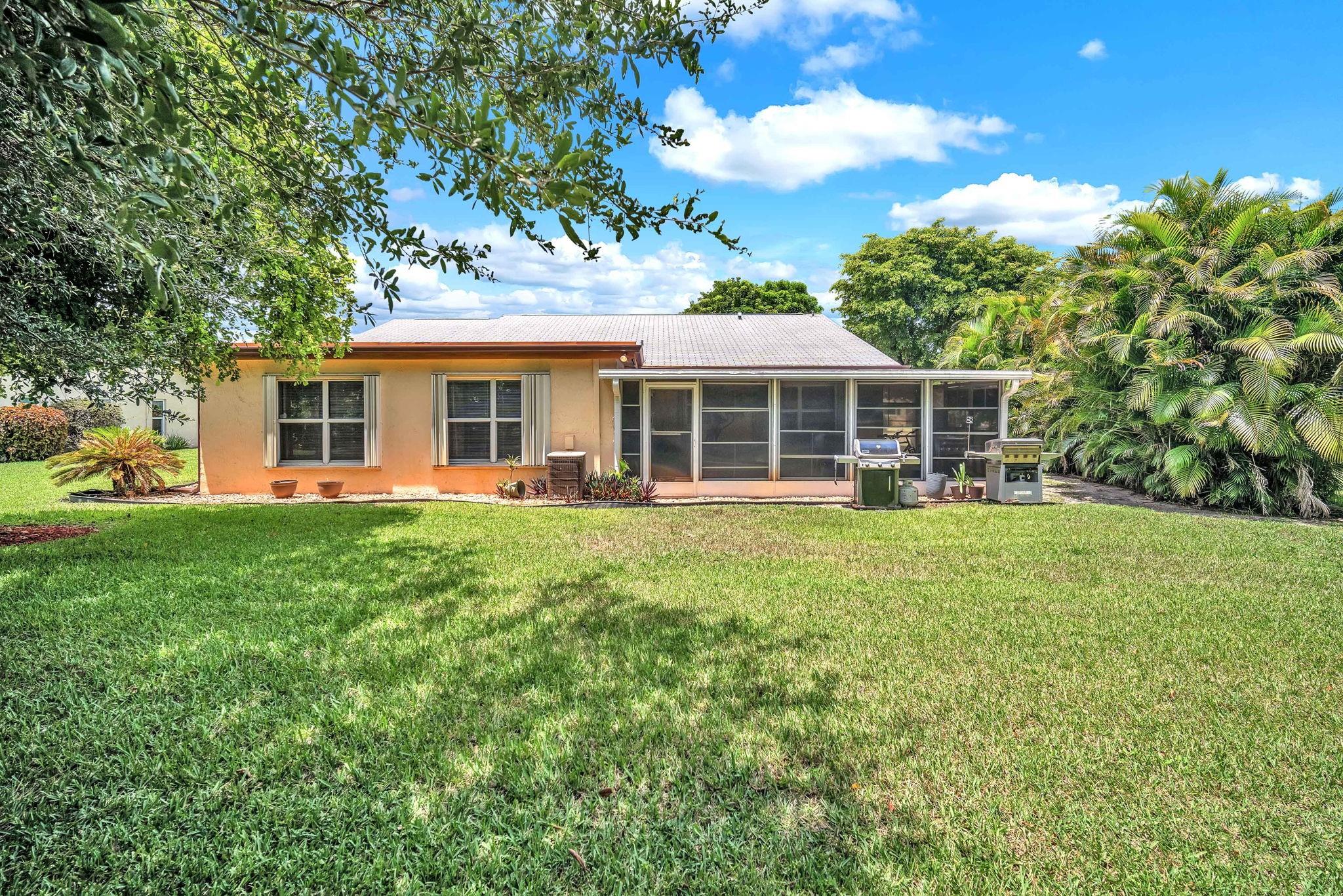 6104 Rainbow Cir