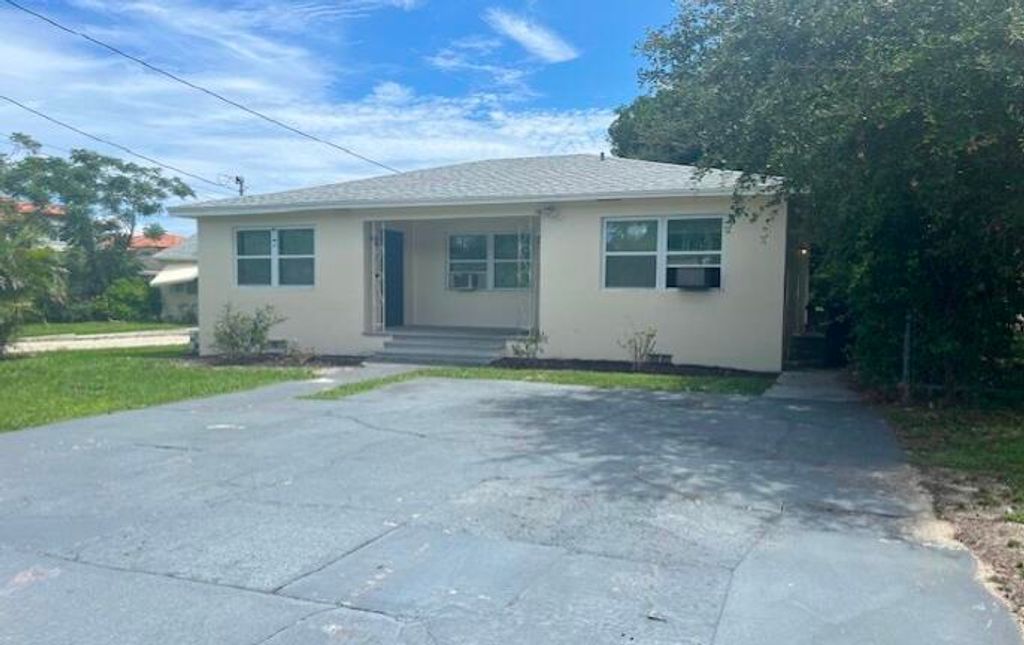 Photo of 1755 4th Avenue N, Lake Worth Beach, FL 33460 (MLS # R11053986)