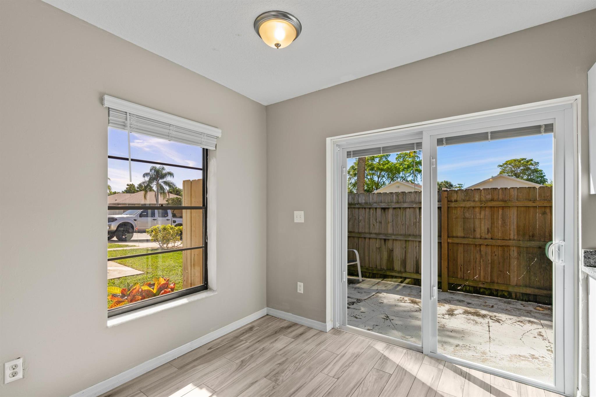 193 SE 1st Circle 6b