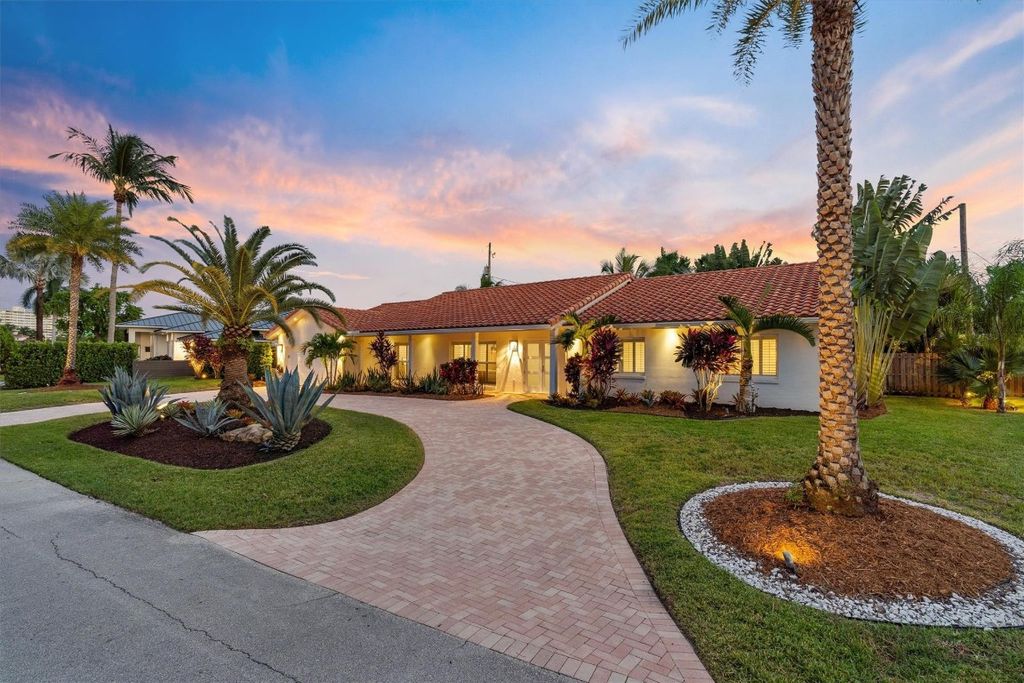 Photo of 2750 NE 35th Court, Fort Lauderdale, FL 33308 (MLS # F10533385)