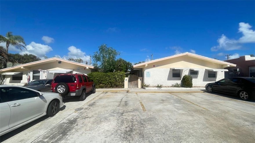 This charming one-bedroom, one-bathroom corner apartment is just a block from the beach, making it an ideal place to live! The walls have been freshly painted, and the floors have been updated, creating a welcoming atmosphere. Nice separate dining area. A community swimming pool and an on-site laundry make living here even more convenient. Regrettably, pets aren't allowed, but that could be an excellent chance to explore the beach and all its activities. This apartment is a fantastic deal, and it could be the perfect place for you to call home. No pets allowed per the owner.