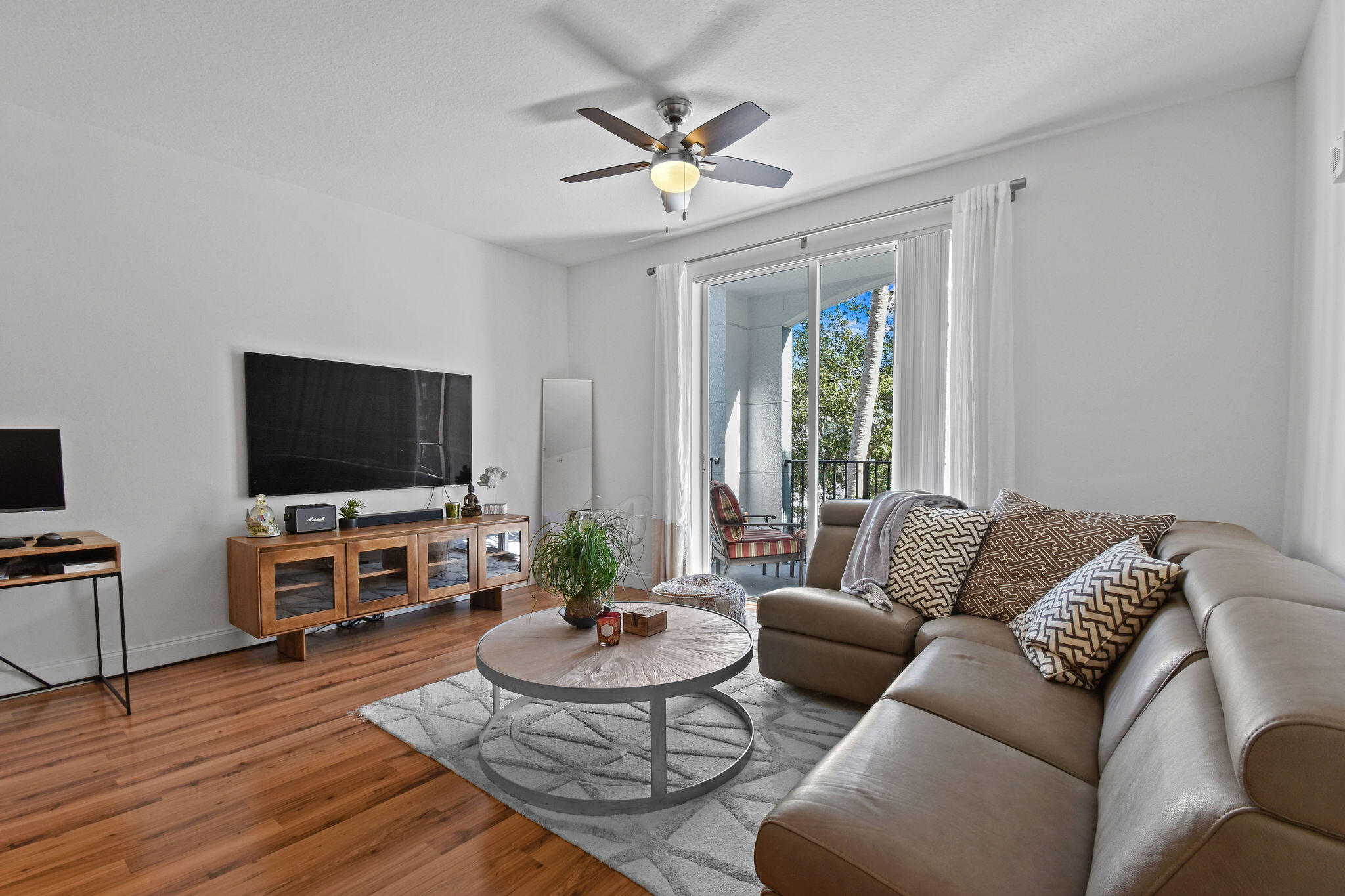 250 NE 3rd Avenue 1320