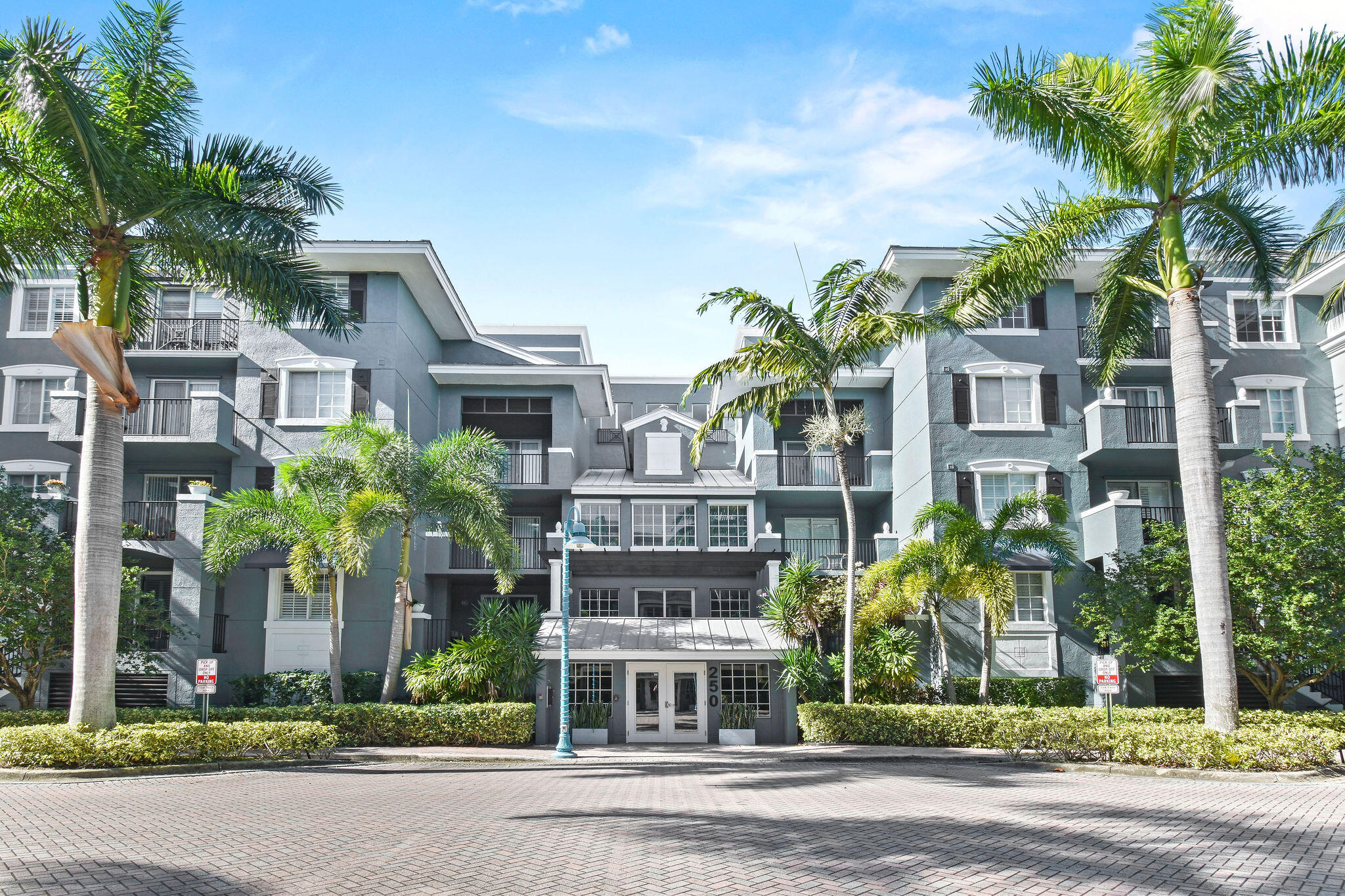 PINEAPPLE GROVE VILLAGE CONDO - Residential