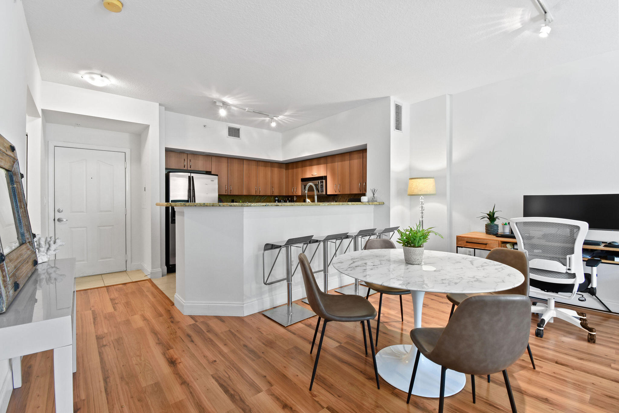 PINEAPPLE GROVE VILLAGE CONDO - Residential