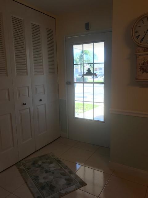 CRESTHAVEN VILLAS 28 CONDO - Residential