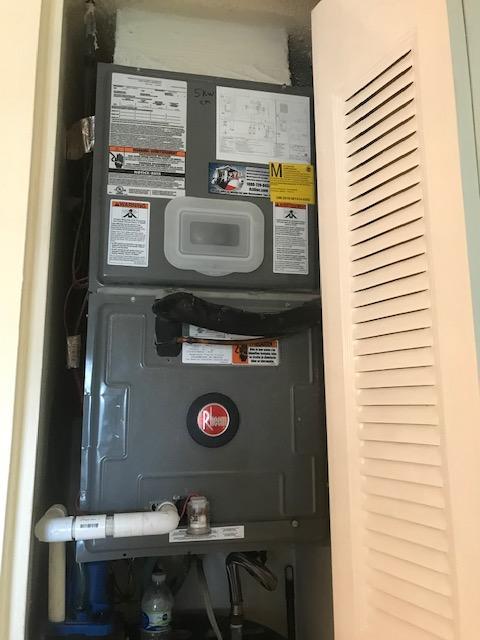 CRESTHAVEN VILLAS 28 CONDO - Residential