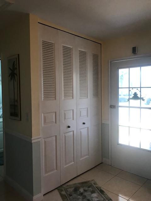 CRESTHAVEN VILLAS 28 CONDO - Residential