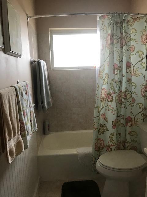 CRESTHAVEN VILLAS 28 CONDO - Residential