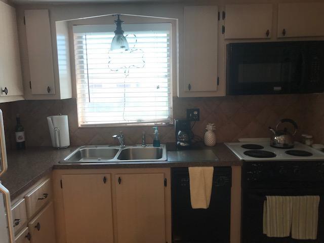 CRESTHAVEN VILLAS 28 CONDO - Residential