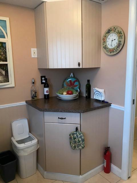 CRESTHAVEN VILLAS 28 CONDO - Residential