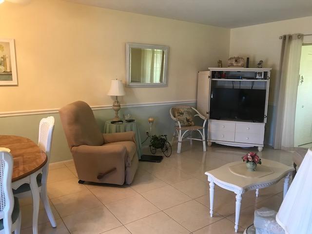 CRESTHAVEN VILLAS 28 CONDO - Residential