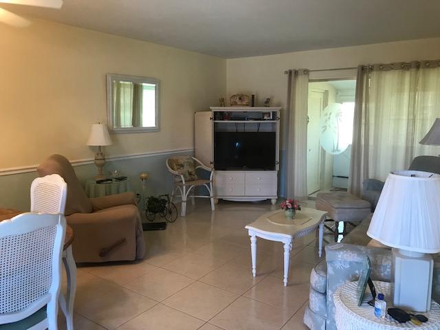 CRESTHAVEN VILLAS 28 CONDO - Residential