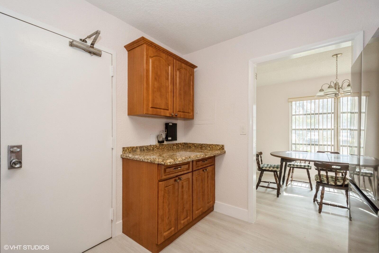 Country Club Towers - Residential