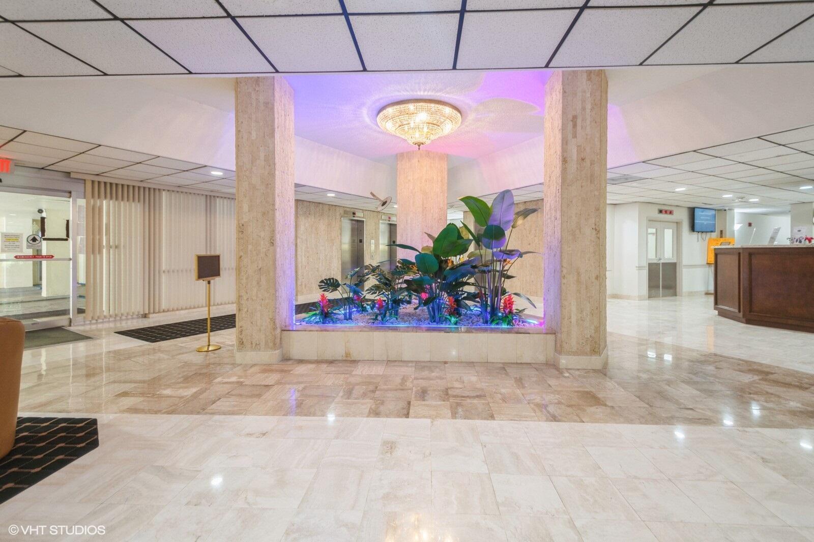 Country Club Towers - Residential