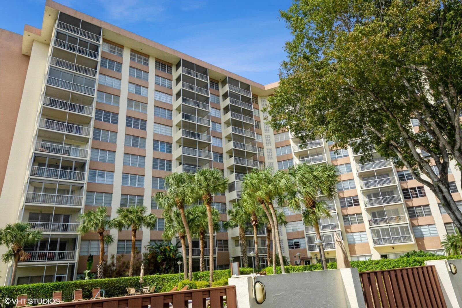 Country Club Towers - Residential