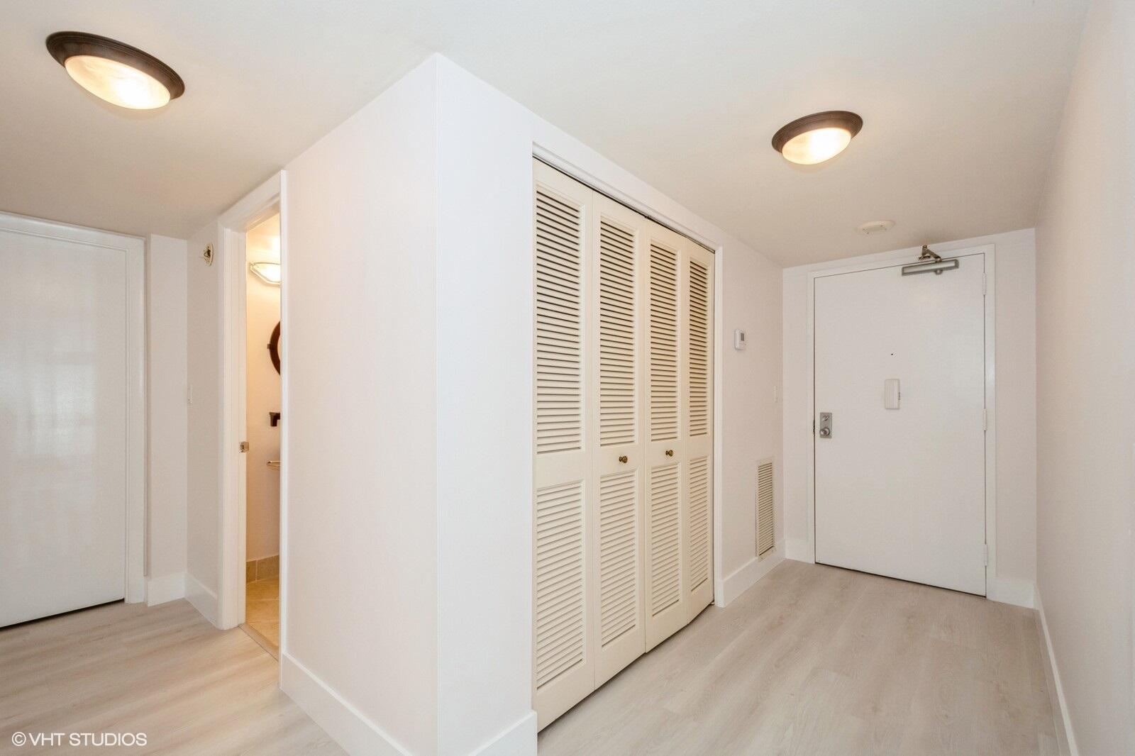 Country Club Towers - Residential