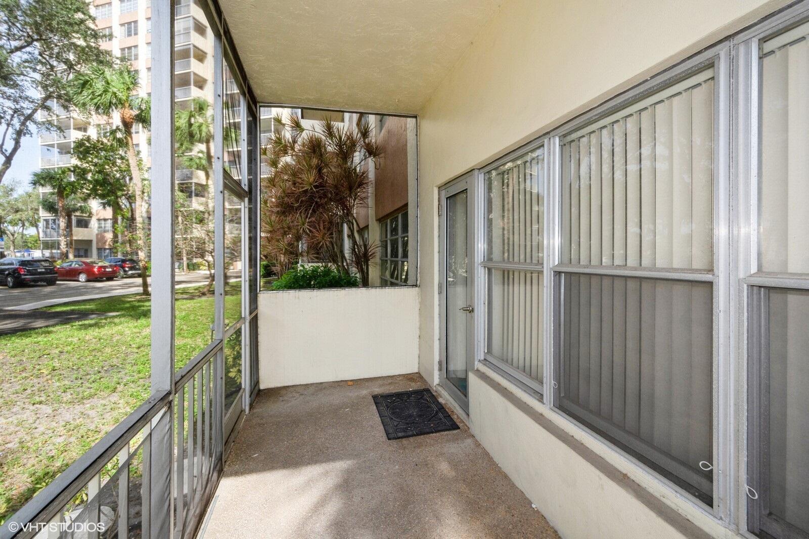 Country Club Towers - Residential