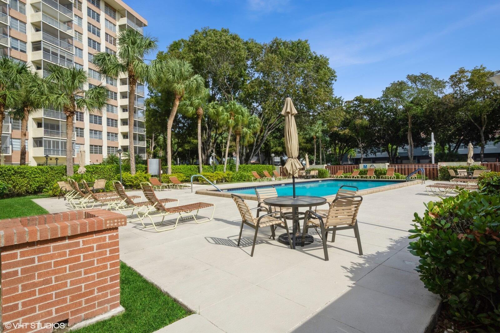 Country Club Towers - Residential