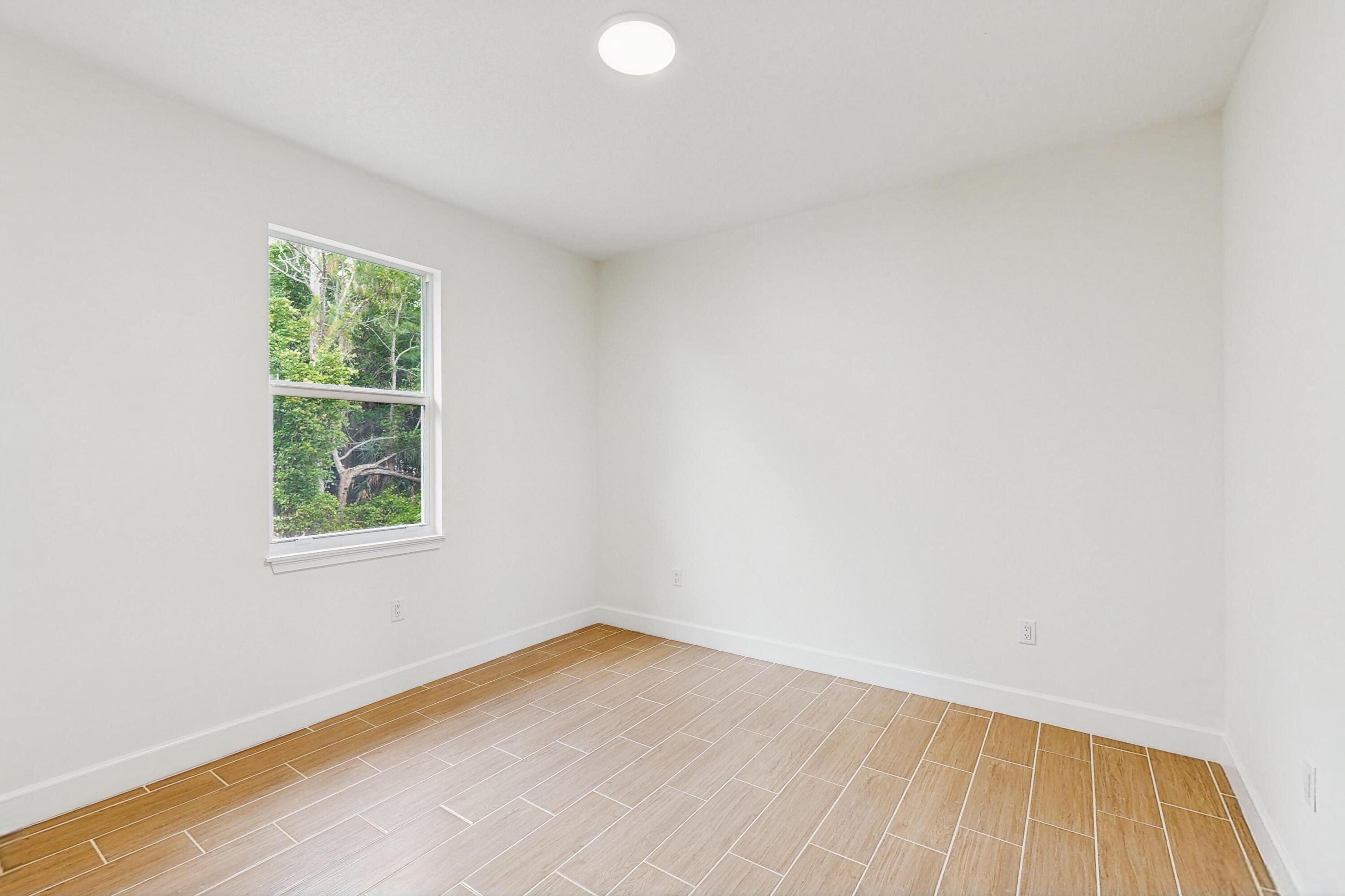 VERO LAKE ESTATES UNIT N - Residential