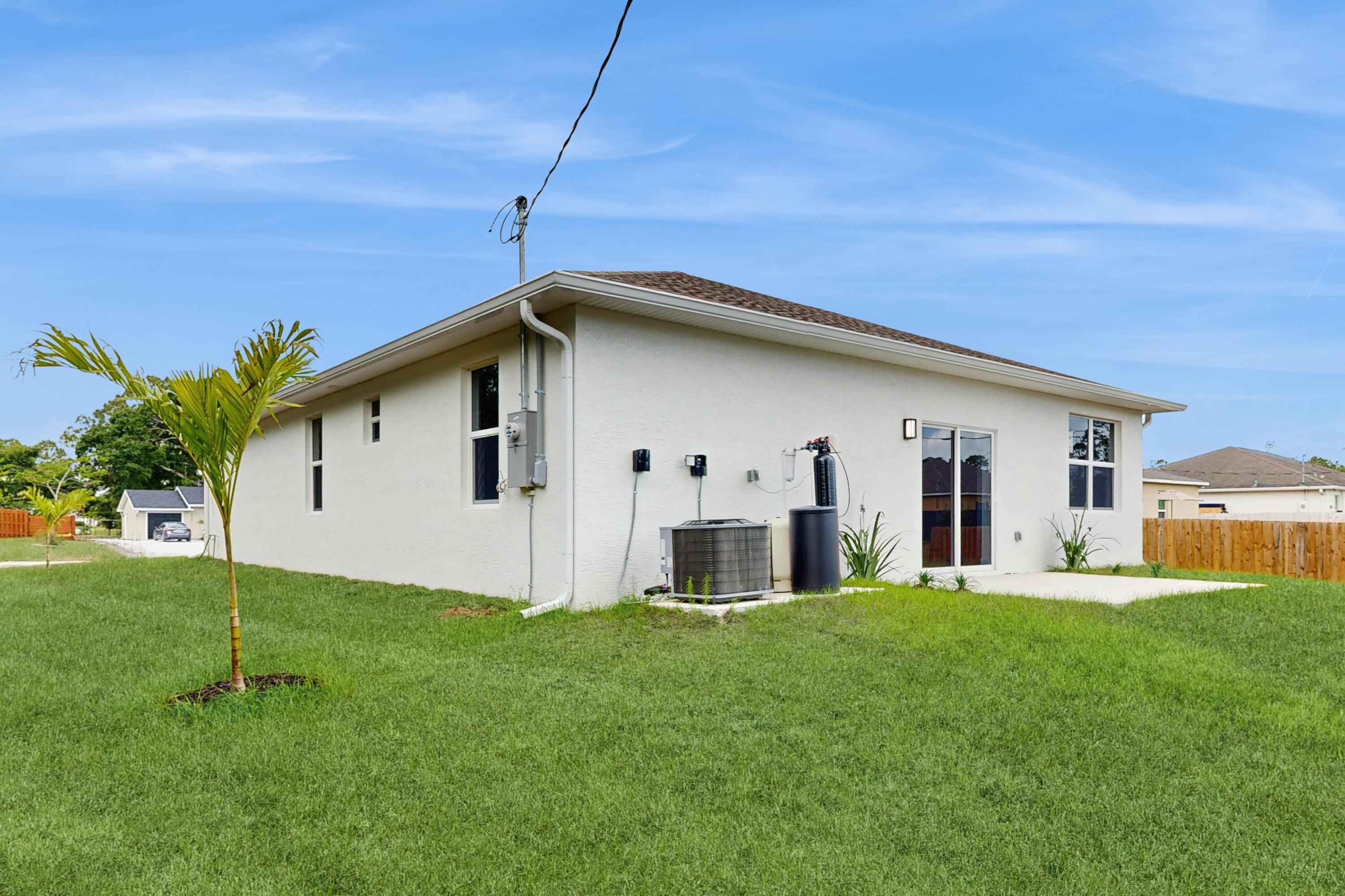 VERO LAKE ESTATES UNIT N - Residential