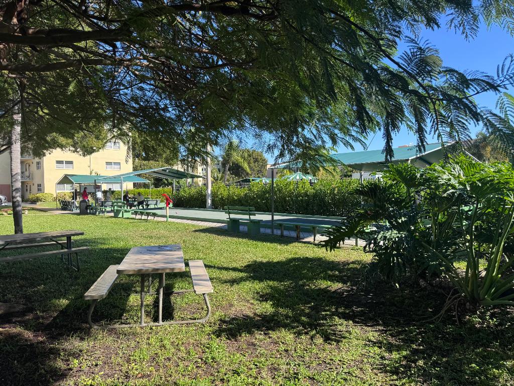 VILLAGE ROYALE GREENHILL CONDO - Residential