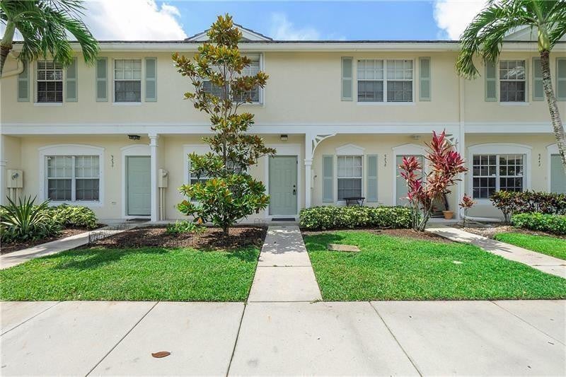 Photo of 5660 NW 98th Way, Coral Springs, FL 33076 (MLS # F10505724)