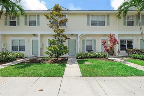 5660 NW 98th Way Coral Springs FL 33076