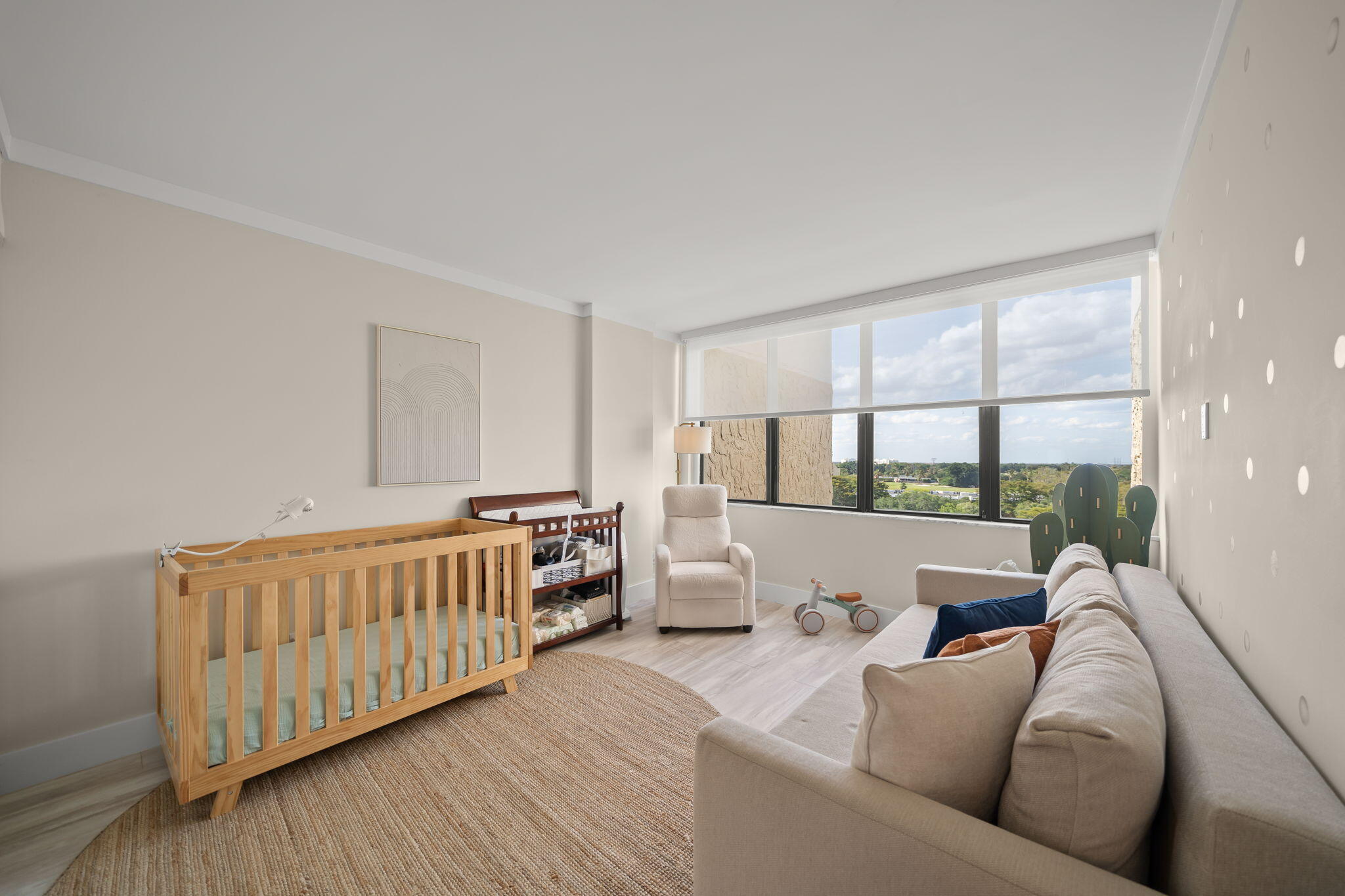COUNTRY CLUB APTS AT - Residential