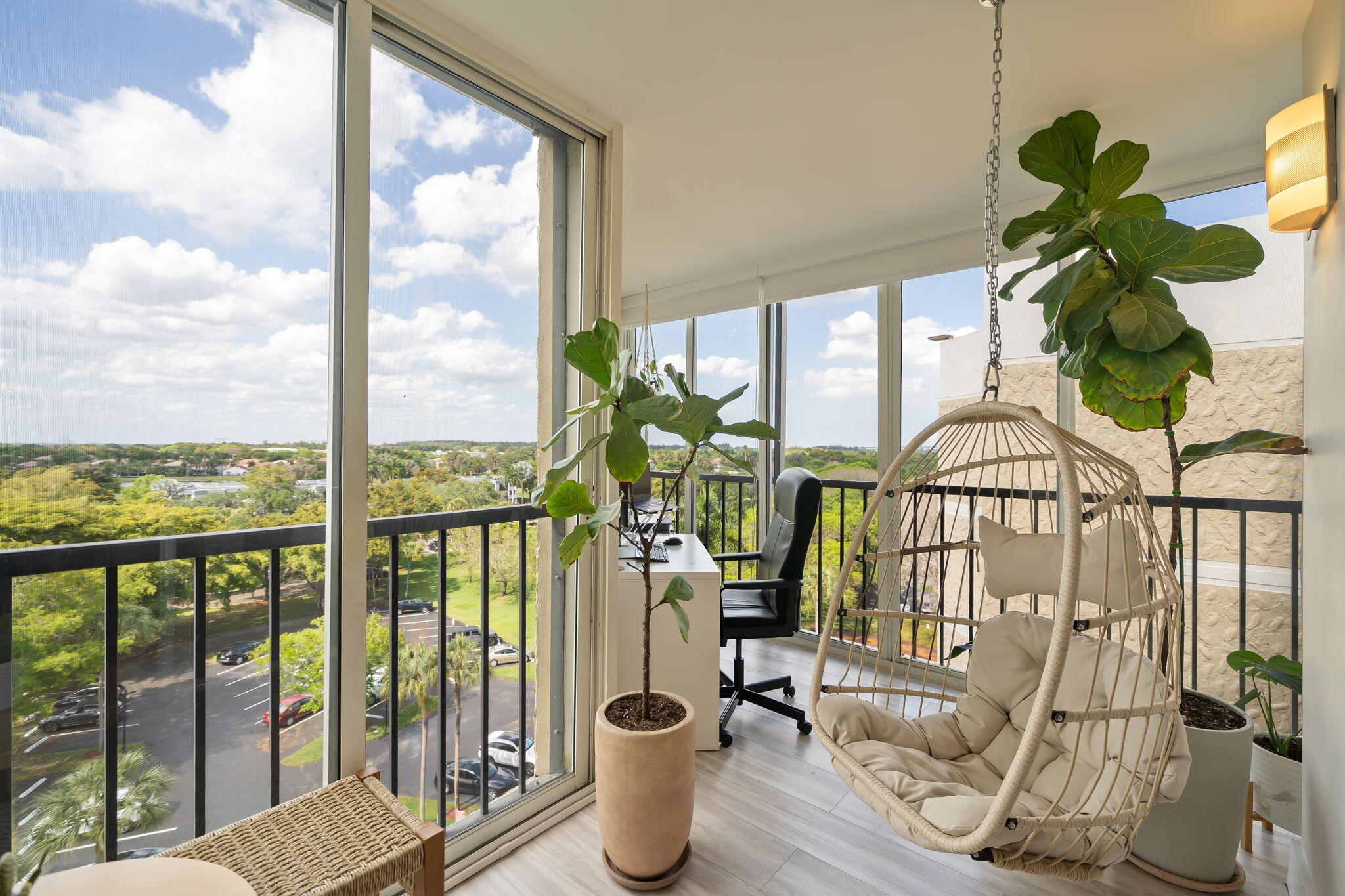 COUNTRY CLUB APTS AT - Residential