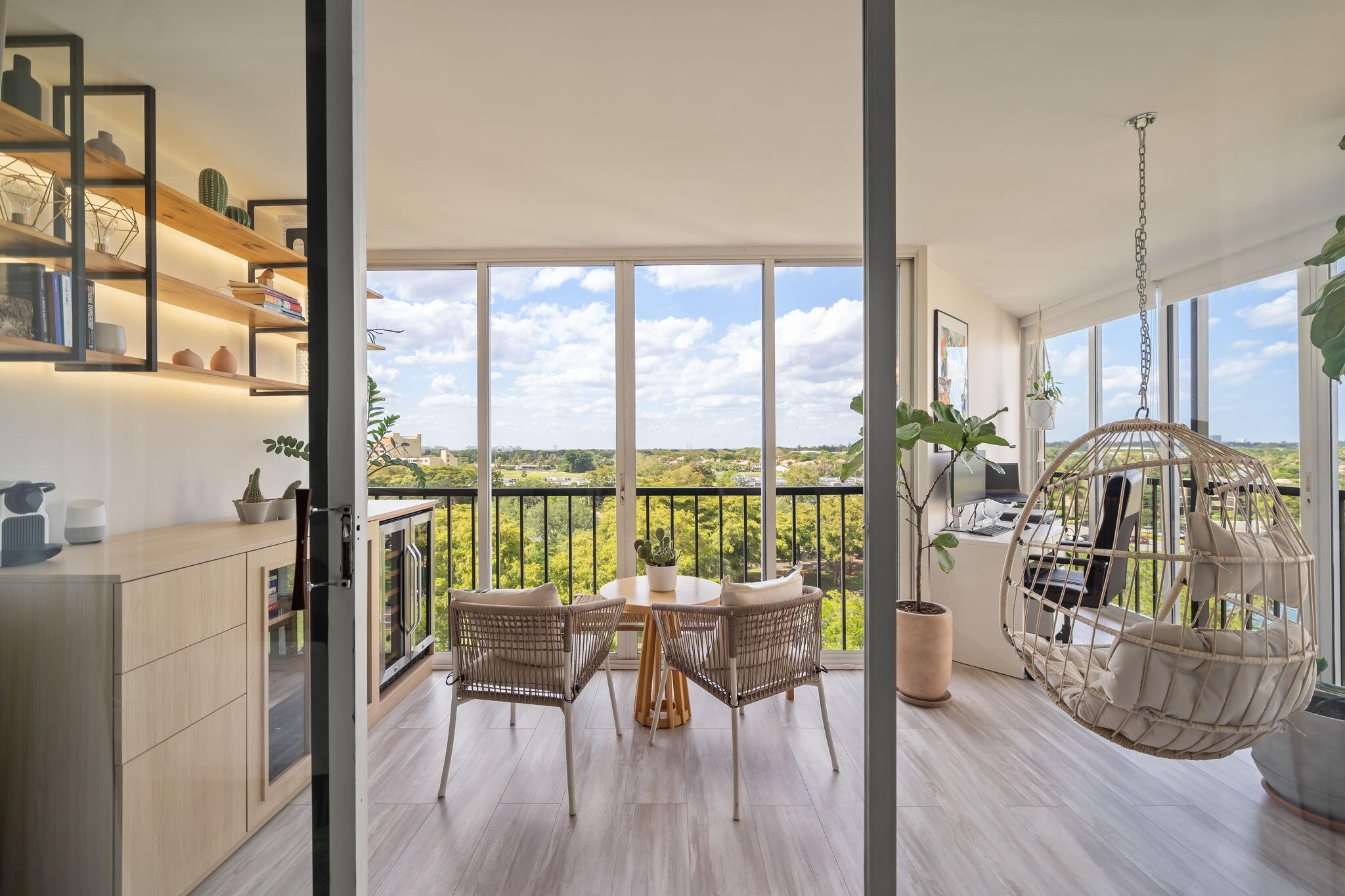 COUNTRY CLUB APTS AT - Residential