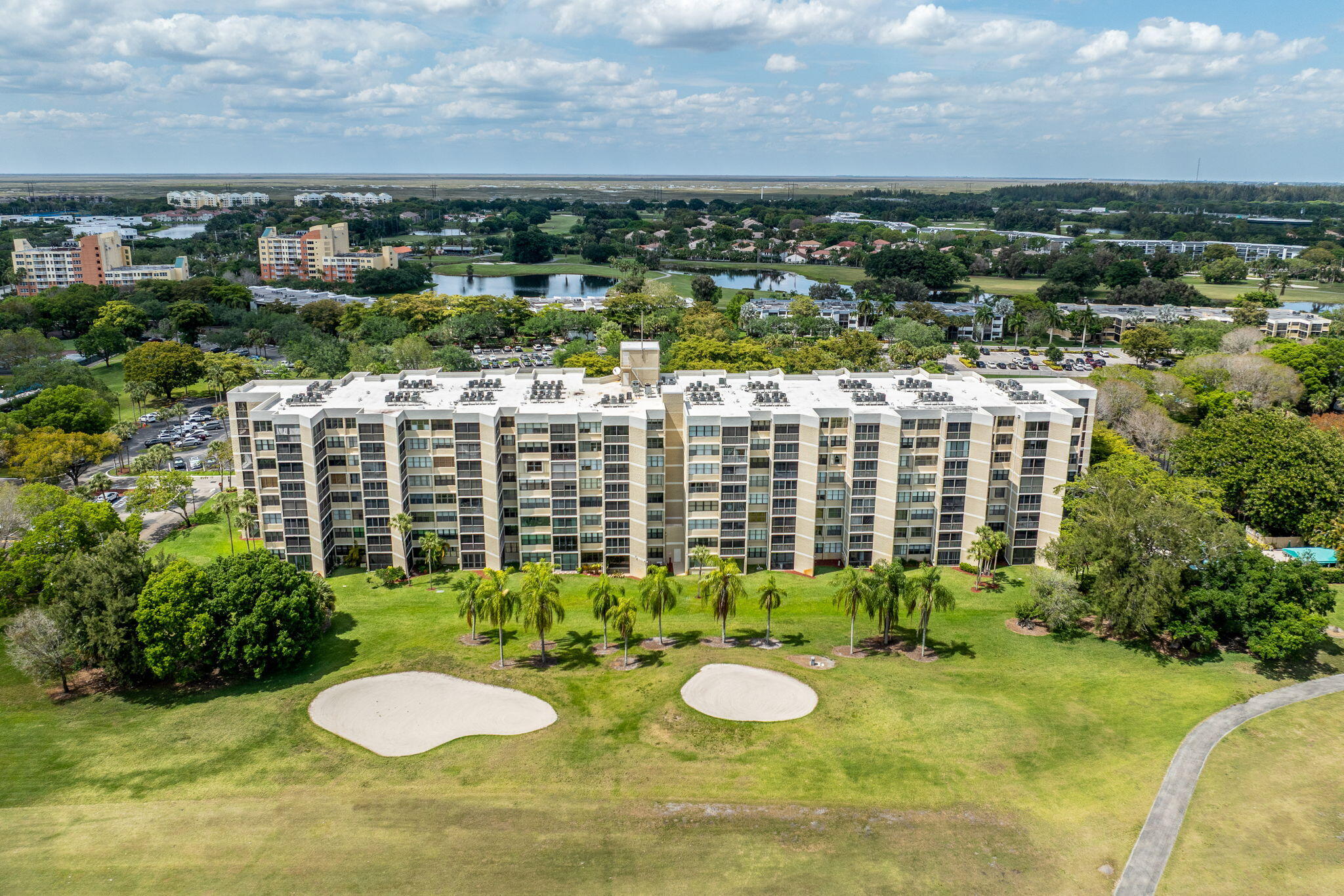 COUNTRY CLUB APTS AT - Residential