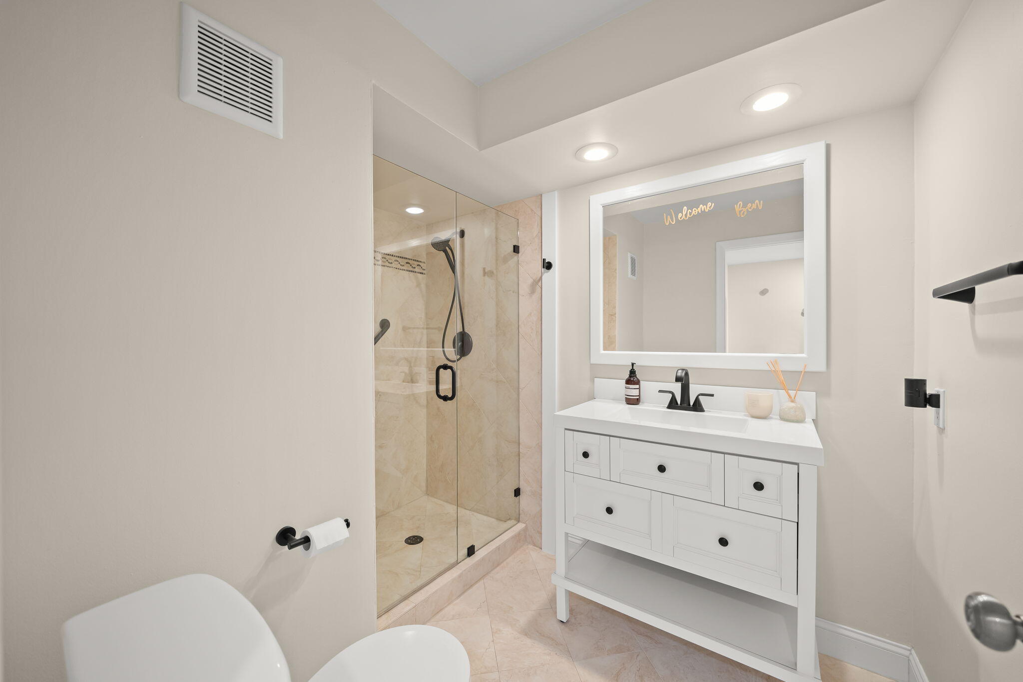 COUNTRY CLUB APTS AT - Residential