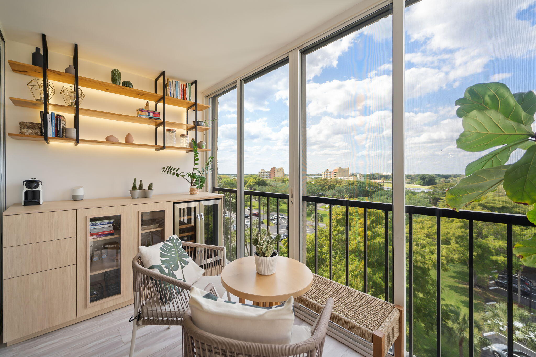 COUNTRY CLUB APTS AT - Residential