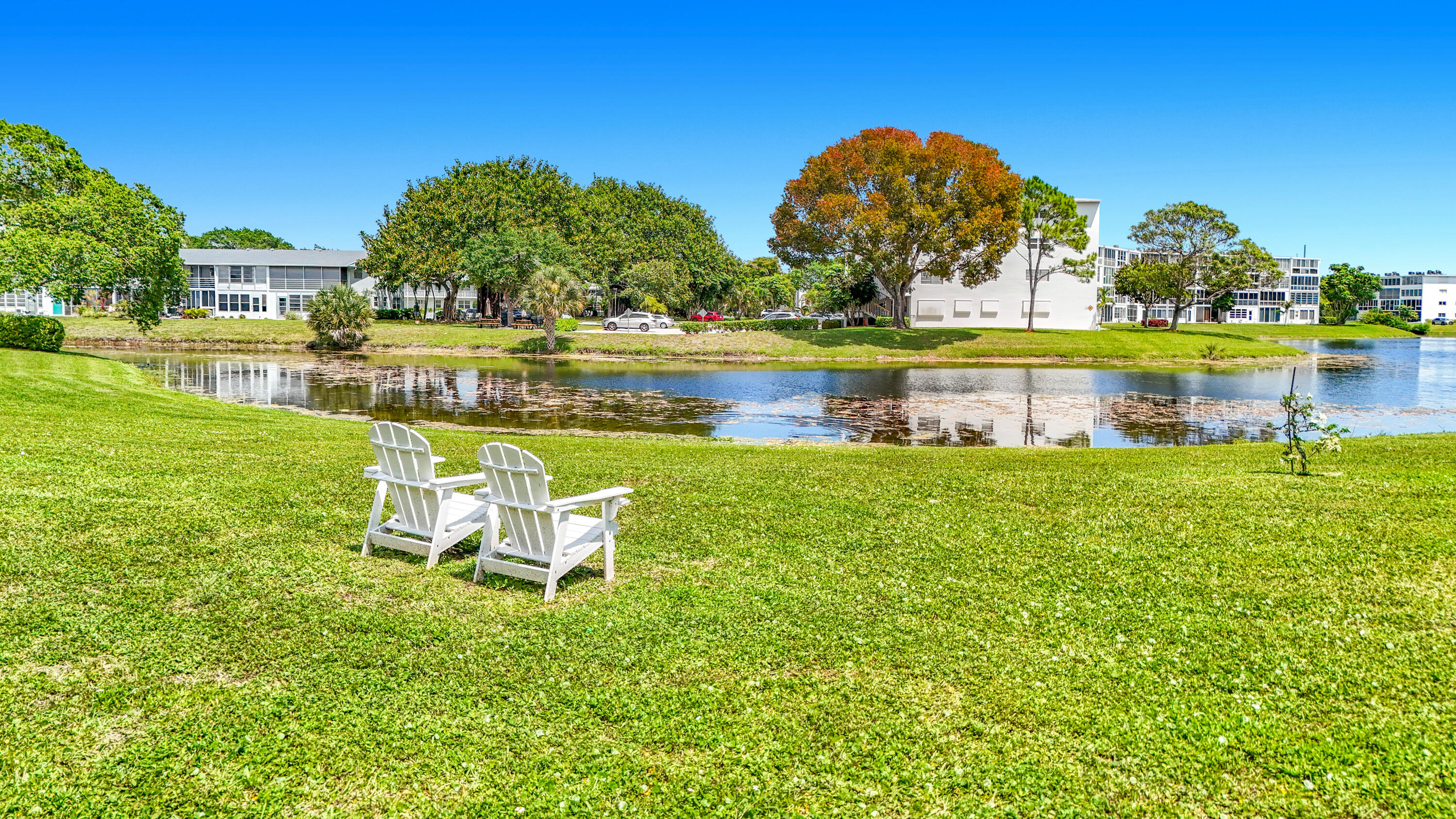 OAKRIDGE V CONDO - Residential