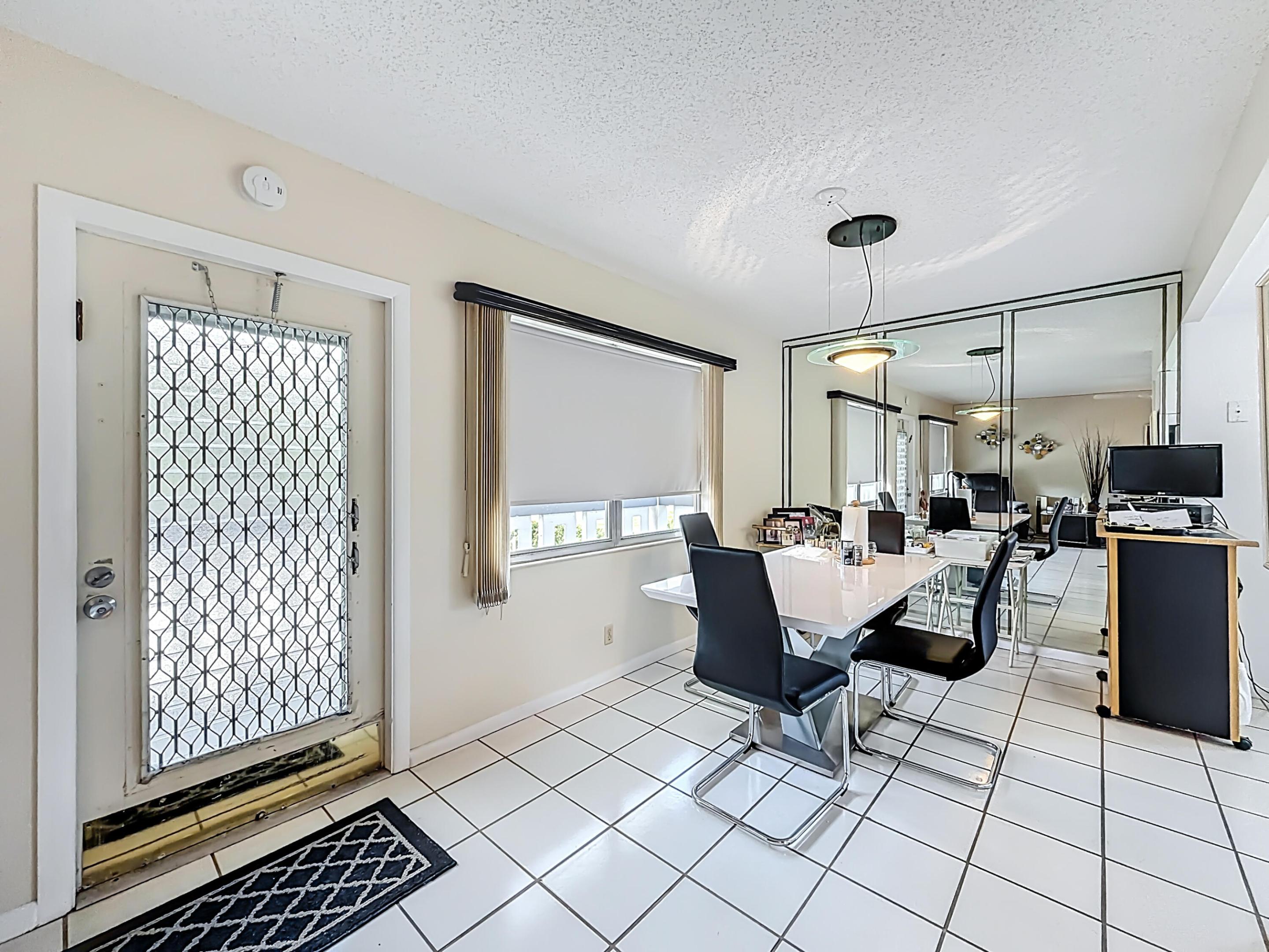 OAKRIDGE V CONDO - Residential